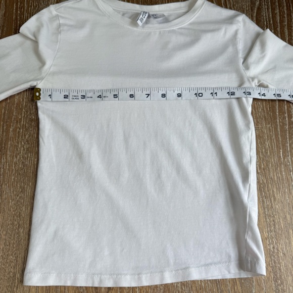 H&M Divided Long Sleeve Crop White Tee Shirt Women’s Size Small Layering Preppy - Picture 7 of 9
